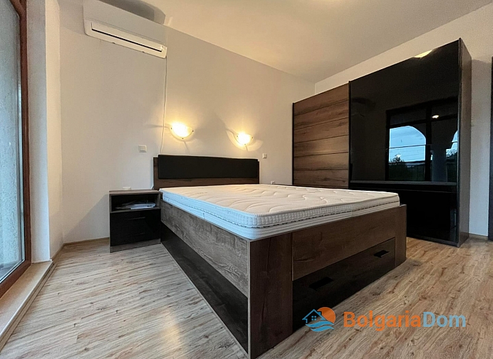 Будинок з ділянкою та новими меблями у чудовому селі. Фото 4