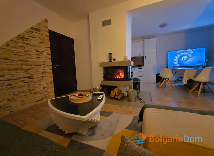 Будинок з ділянкою та новими меблями у чудовому селі. Фото 19