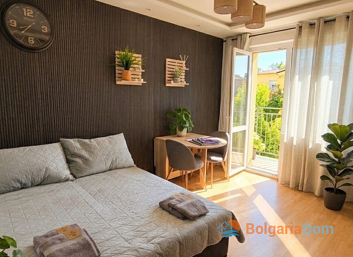 Schönes Studio-Apartment in einer großen Wohnanlage. Foto 1