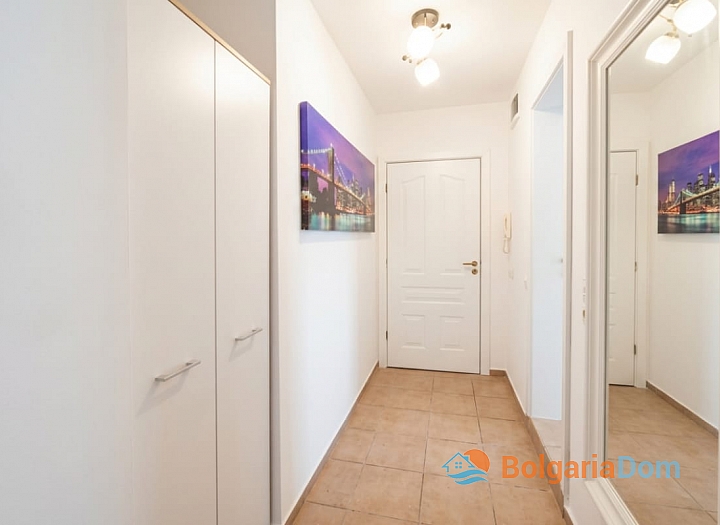 Schönes Studio-Apartment in einer großen Wohnanlage. Foto 3