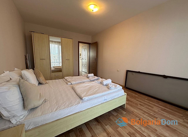 Apartmán s velkou terasou a výhledem na moře v první řadě. Foto 8