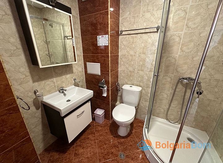 Apartmán s velkou terasou a výhledem na moře v první řadě. Foto 11