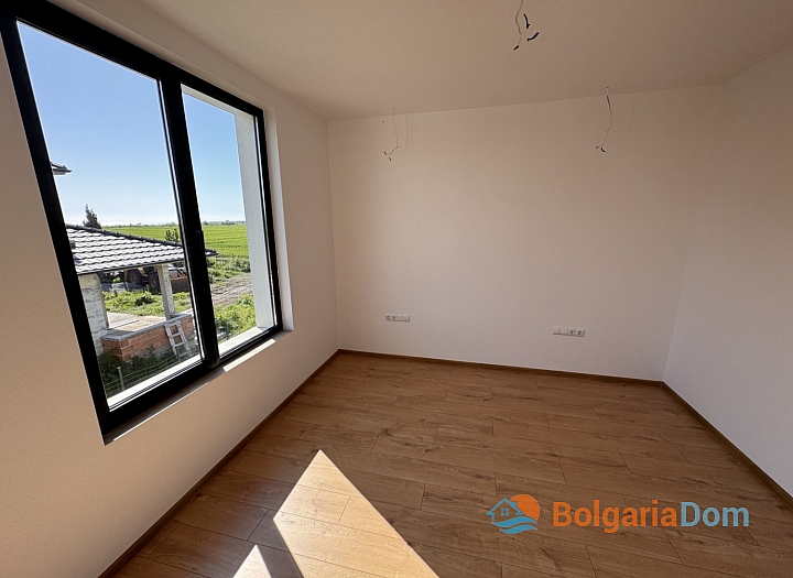 Samostatně stojící dům s výhledem na moře v Pomorie. Foto 11