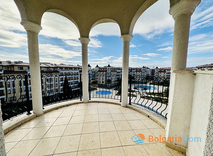 Three-room apartment with a view in a large SPA complex. Photo 10