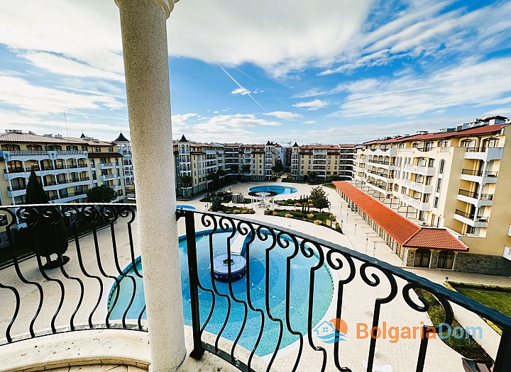 Three-room apartment with a view in a large SPA complex. Photo 1