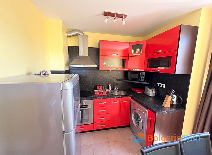 Ausgezeichnete Wohnung in einer großen Wohnanlage. Foto 2