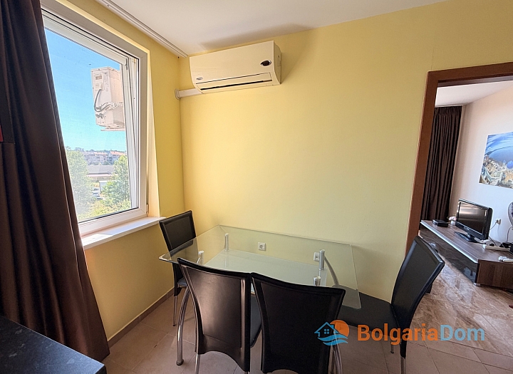 Ausgezeichnete Wohnung in einer großen Wohnanlage. Foto 10