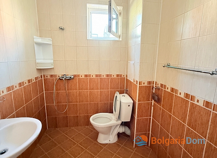 Przestronny dwupokojowy apartament 400 metrów od morza. Zdjęcie 13