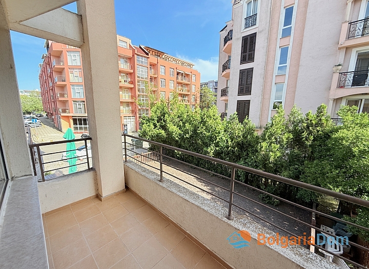Przestronny dwupokojowy apartament 400 metrów od morza. Zdjęcie 7