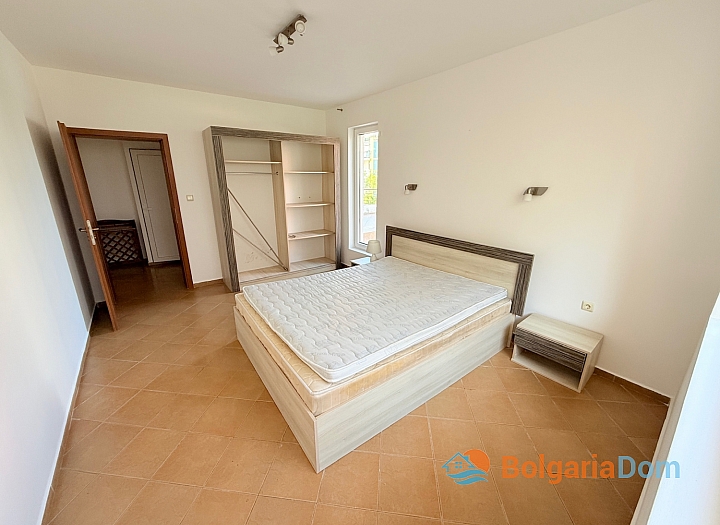 Przestronny dwupokojowy apartament 400 metrów od morza. Zdjęcie 2