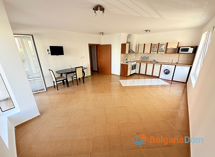 Przestronny dwupokojowy apartament 400 metrów od morza. Zdjęcie 5