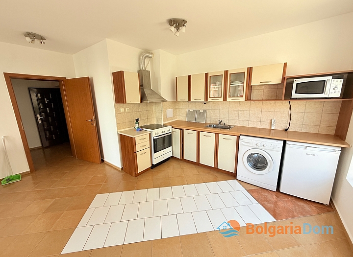 Przestronny dwupokojowy apartament 400 metrów od morza. Zdjęcie 6