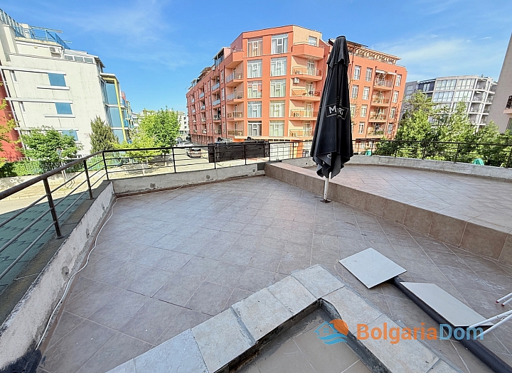 Przestronny dwupokojowy apartament 400 metrów od morza. Zdjęcie 8