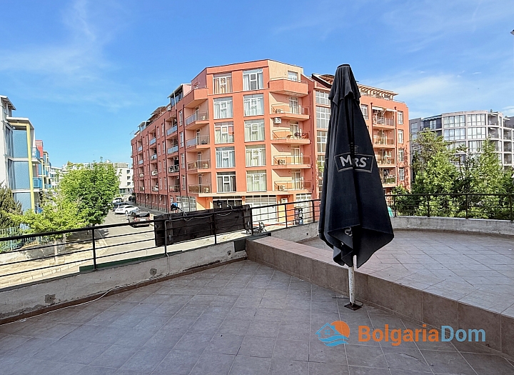 Przestronny dwupokojowy apartament 400 metrów od morza. Zdjęcie 9
