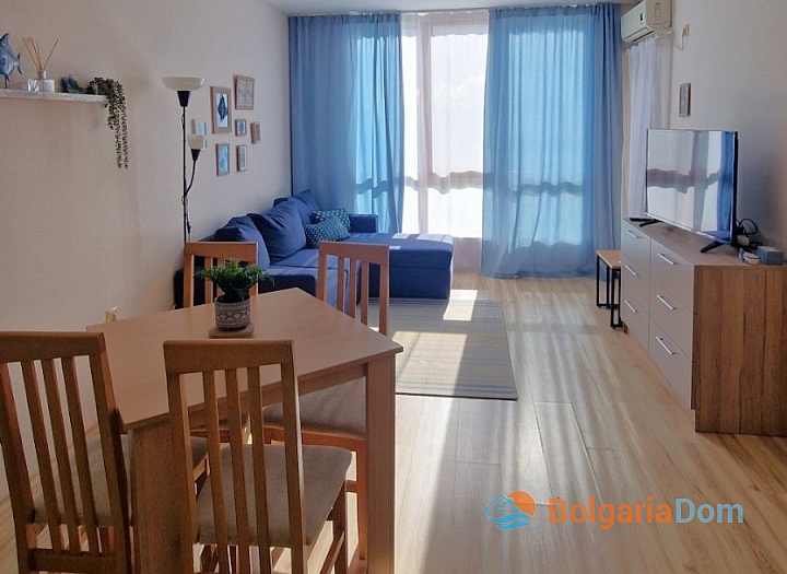 Vynikající apartmán s výhledem na bazén v kvalitním komplexu. Foto 10