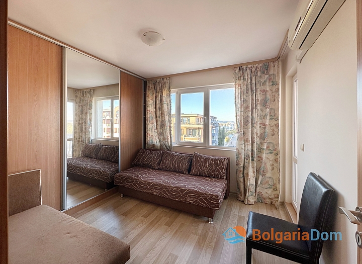 Three-room apartment in Nessebar. Photo 6