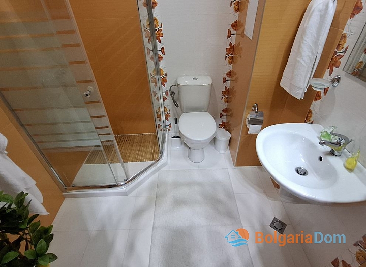 Stylowy i przestronny apartament trzypokojowy 300 metrów od morza w Nesebyrze. Zdjęcie 8