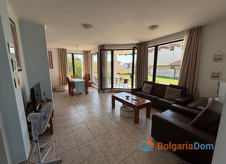 Дом с тремя спальнями в большом коттеджном комплексе. Фото 9