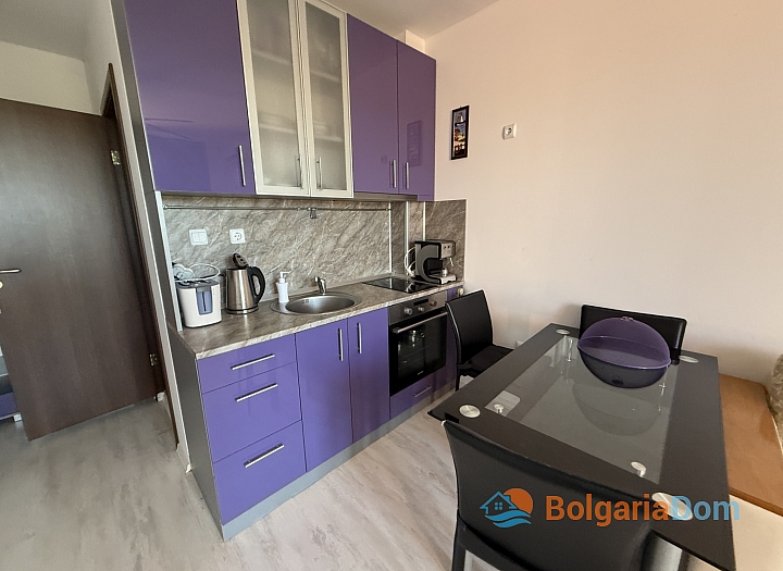 Jednopokojový apartmán ve velkém komplexu na pobřeží. Foto 8 Jednopokojový apartmán ve velkém komplexu na pobřeží. Foto 8