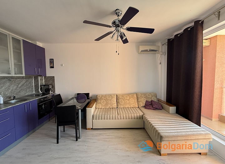 Jednopokojový apartmán ve velkém komplexu na pobřeží. Foto 9 Jednopokojový apartmán ve velkém komplexu na pobřeží. Foto 9