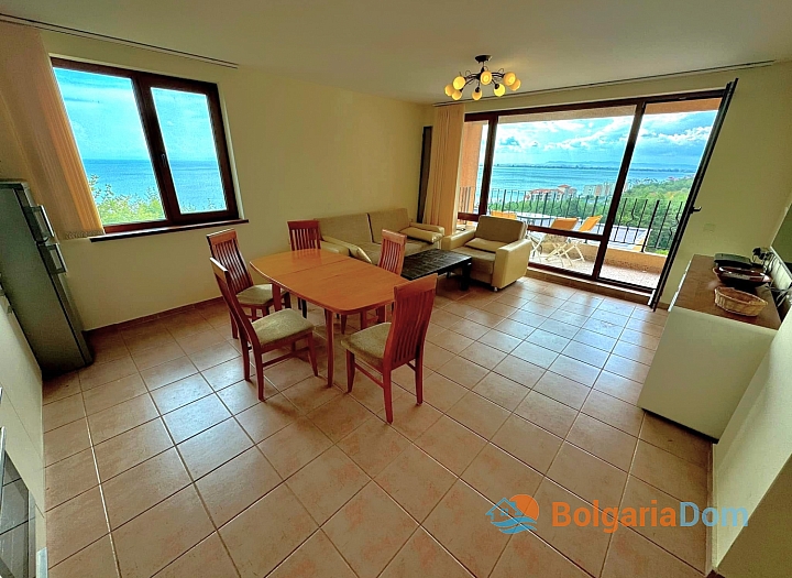 Apartmán s výhledem na moře ve velkém komplexu. Foto 2