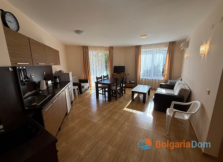 Large apartment 100 meters from the beach. Photo 6