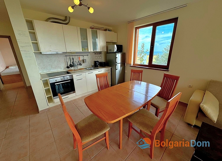 Apartmán s výhledem na moře ve velkém komplexu. Foto 12