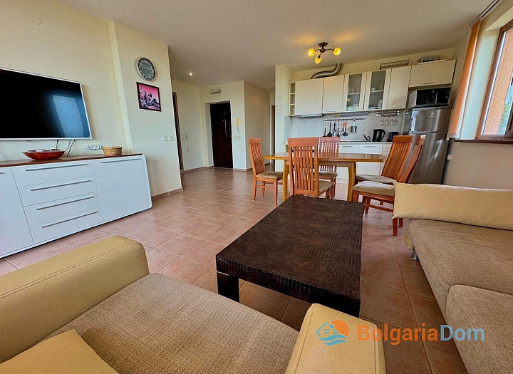 Apartmán s výhledem na moře ve velkém komplexu. Foto 10