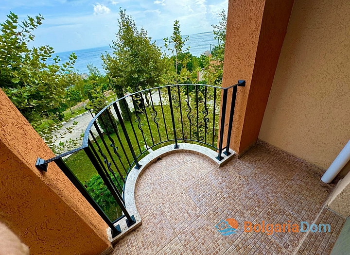 Apartmán s výhledem na moře ve velkém komplexu. Foto 25