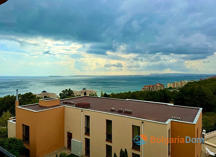 Apartmán s výhledem na moře ve velkém komplexu. Foto 24