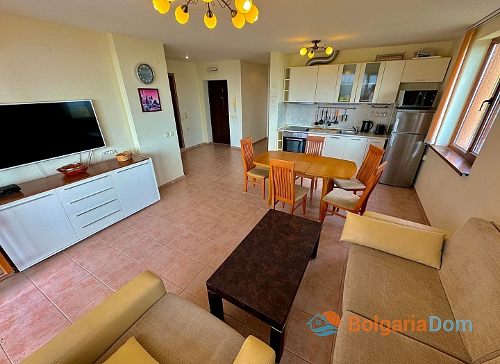 Apartmán s výhledem na moře ve velkém komplexu. Foto 18