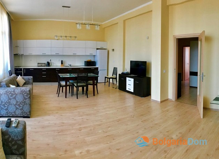 Luxusní apartmán 100 metrů od pláže v krásné budově. Foto 28