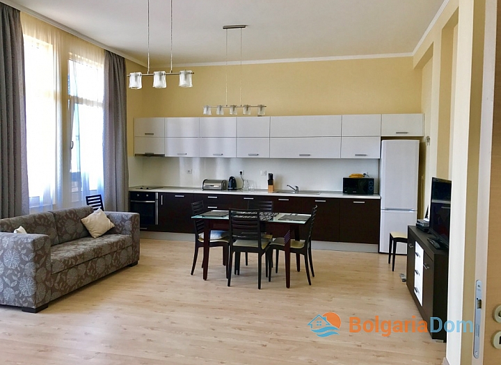 Luxusní apartmán 100 metrů od pláže v krásné budově. Foto 29