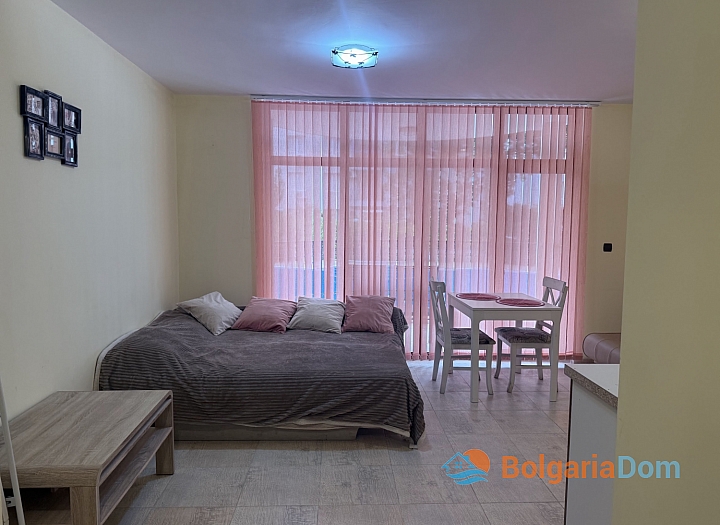 Spacious studio in a residential complex. Photo 1