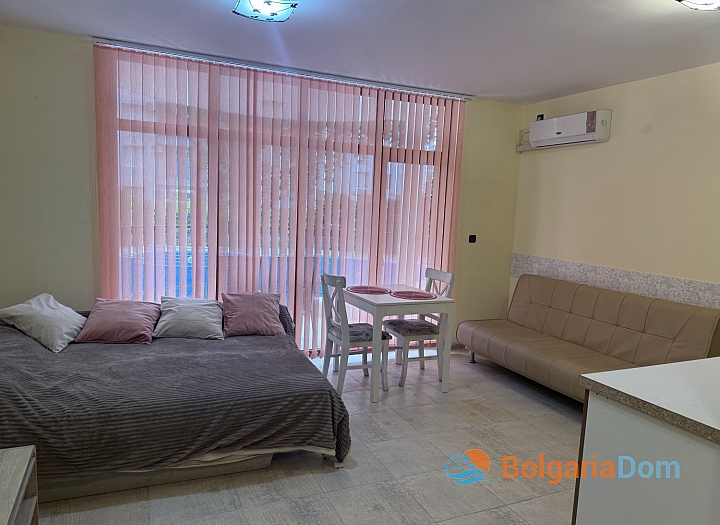 Spacious studio in a residential complex. Photo 6