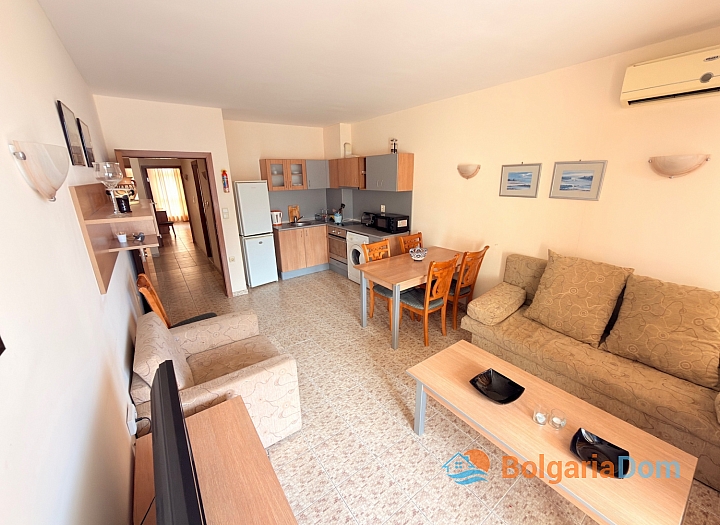 Geräumige Wohnung in einem Komplex mit ausgezeichneter Lage. Foto 8