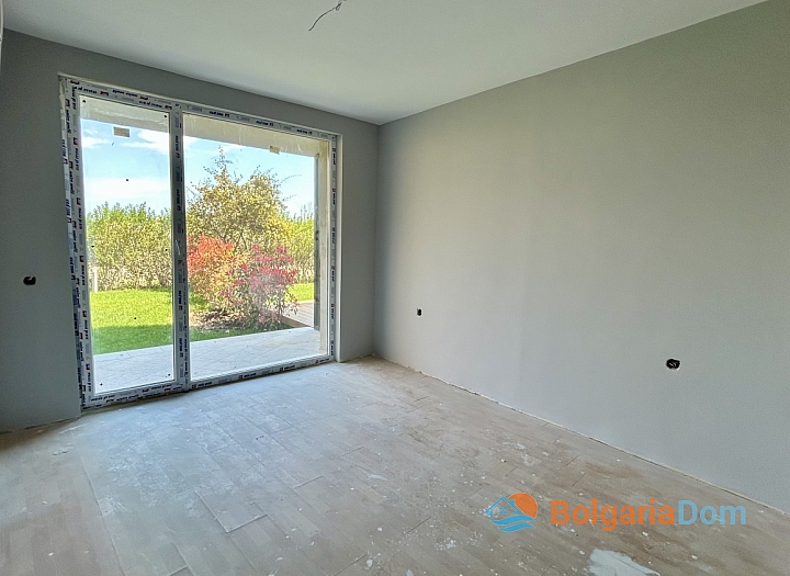 Neue Wohnung in erster Reihe mit großem Rasen, Ratenzahlung möglich. Foto 2