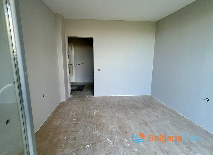 Neue Wohnung in erster Reihe mit großem Rasen, Ratenzahlung möglich. Foto 13
