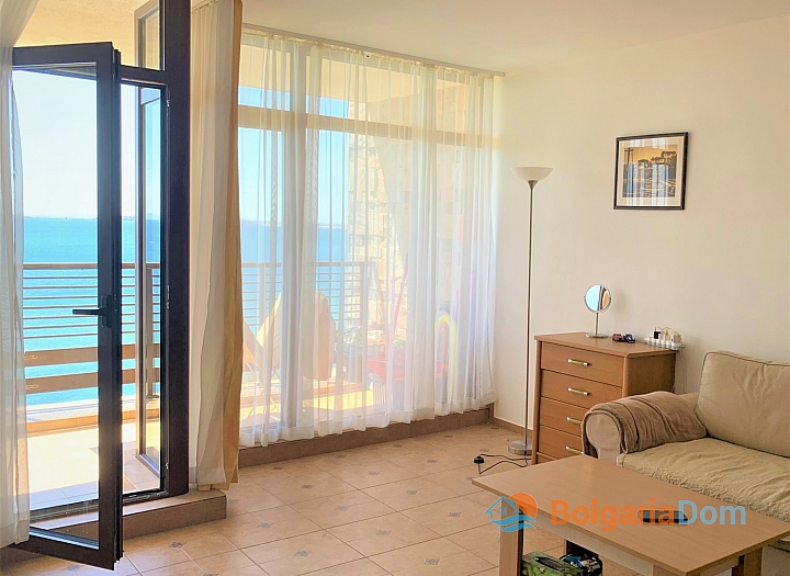 Apartment with panoramic sea views on the first line. Photo 14