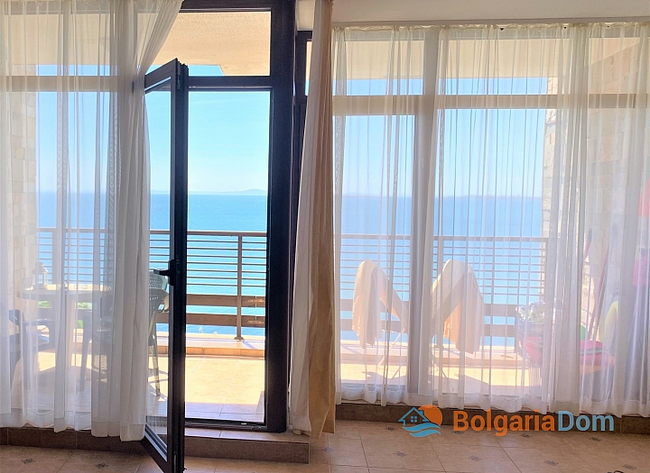 Apartment with panoramic sea views on the first line. Photo 12