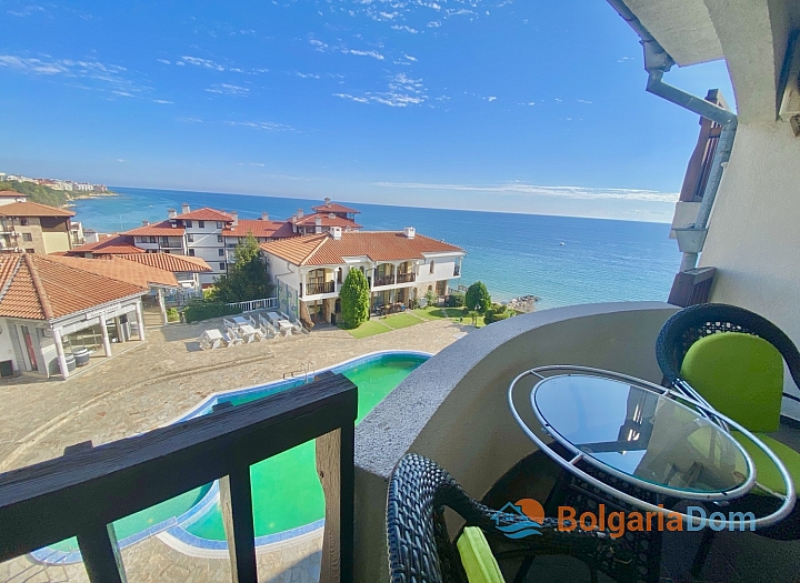 Spacious apartment with sea view meters from the beach. Photo 7