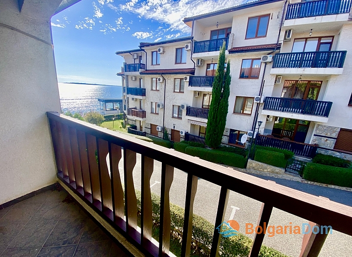 Spacious apartment with sea view meters from the beach. Photo 13