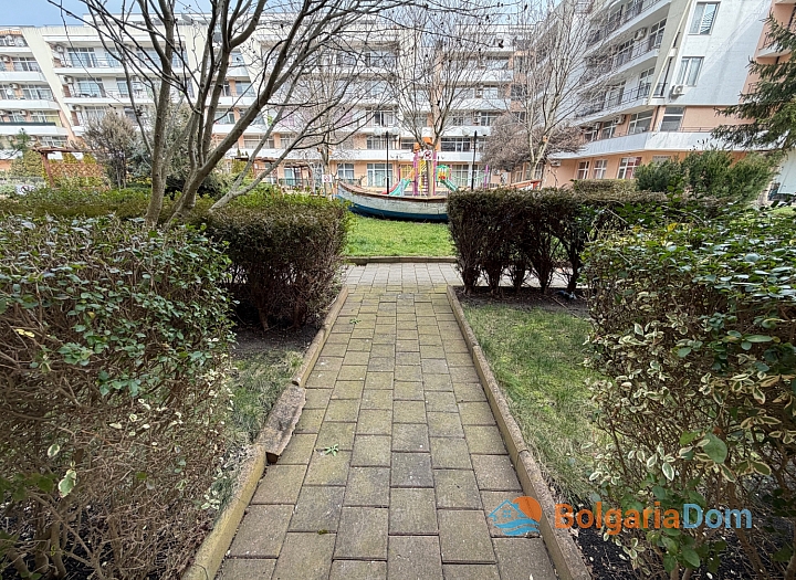Spacious apartment in a large complex. Photo 11
