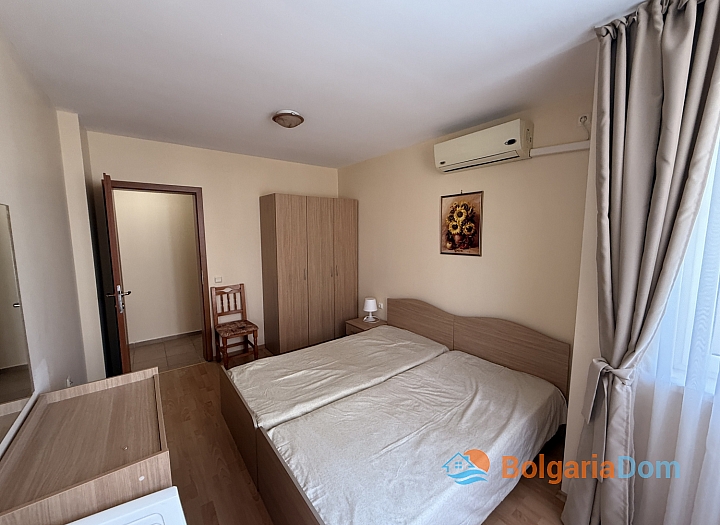 Cozy two-room apartment in a large family complex. Photo 14