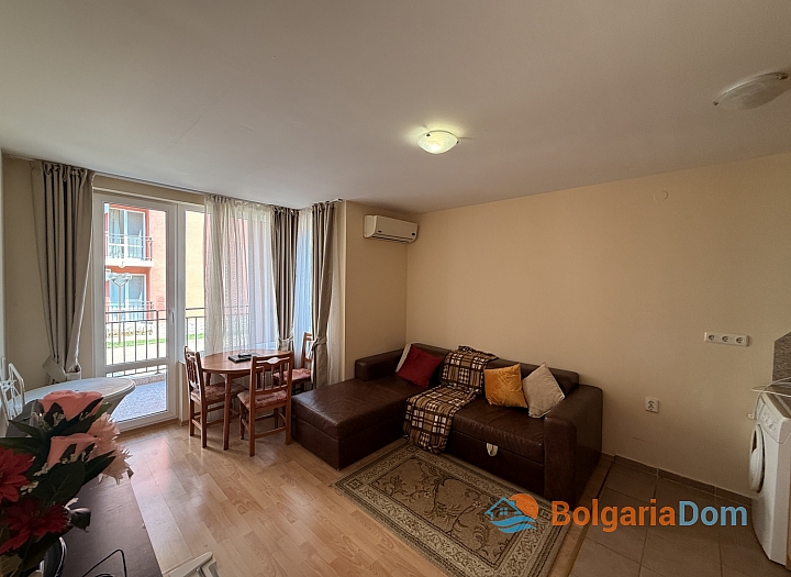 Cozy two-room apartment in a large family complex. Photo 11