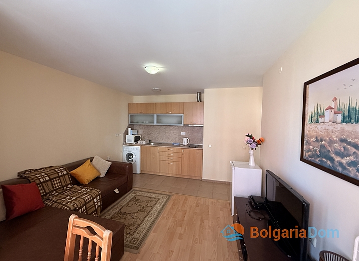 Cozy two-room apartment in a large family complex. Photo 13