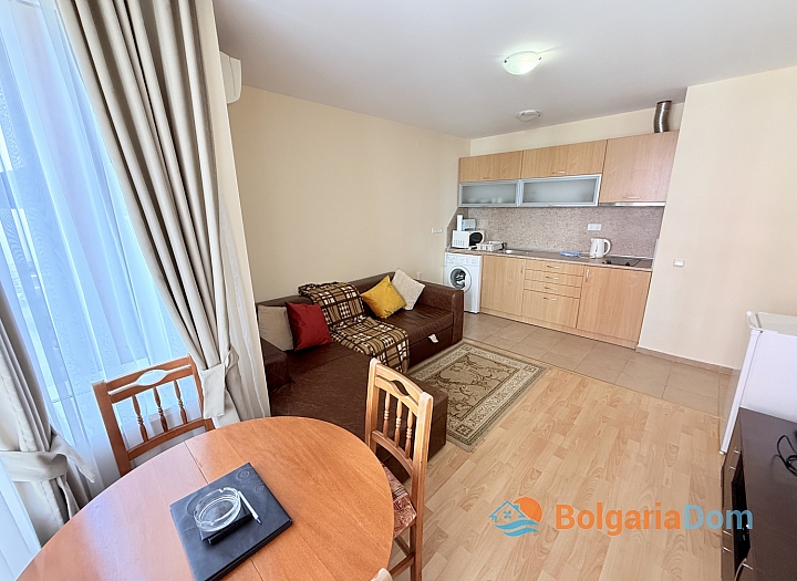 Cozy two-room apartment in a large family complex. Photo 12