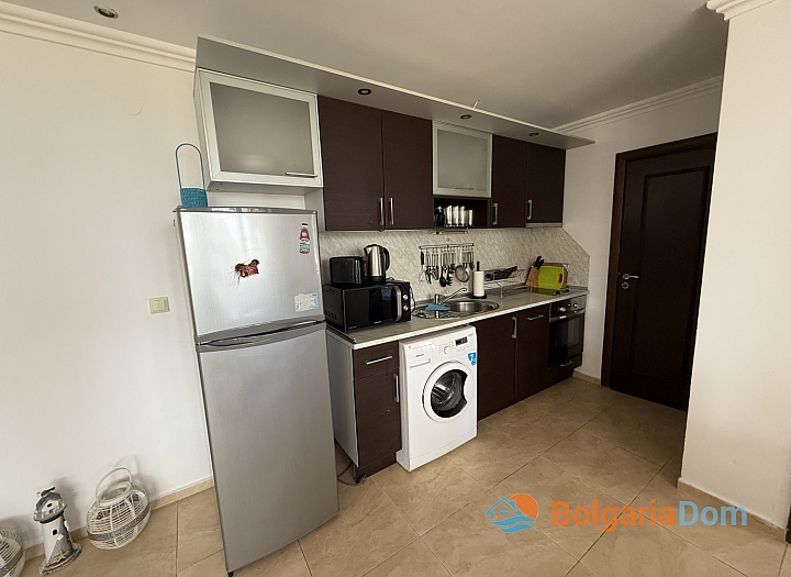 Apartament z widokiem na morze i trawnikiem w pierwszej linii. Zdjęcie 18