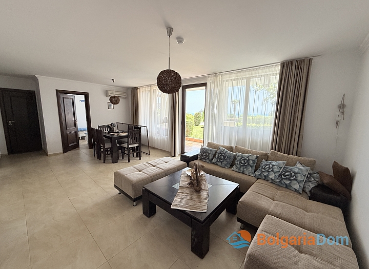 Apartament z widokiem na morze i trawnikiem w pierwszej linii. Zdjęcie 19