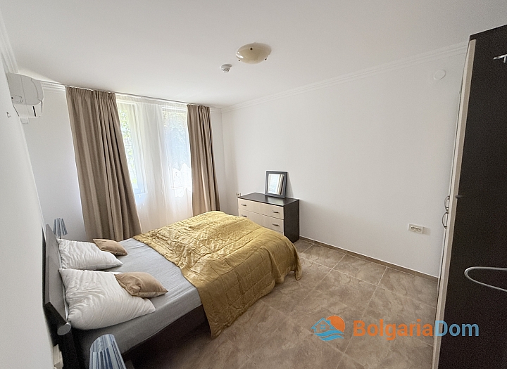 Apartament z widokiem na morze i trawnikiem w pierwszej linii. Zdjęcie 21